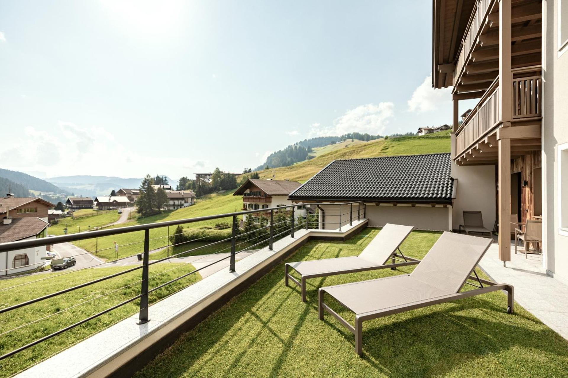 Luxury Chalet Plazola Aparthotel Selva di Val Gardena Kültér fotó